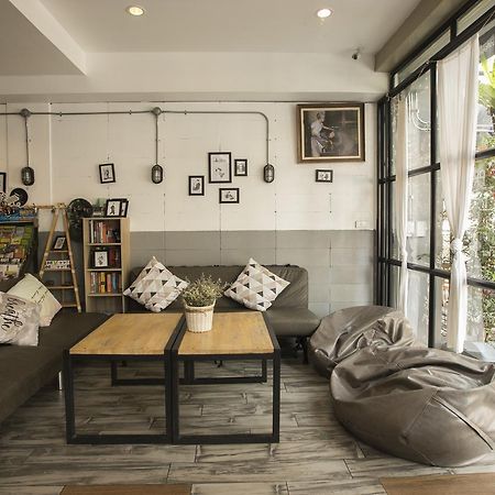 The Pause Hostel Чиангмай Экстерьер фото