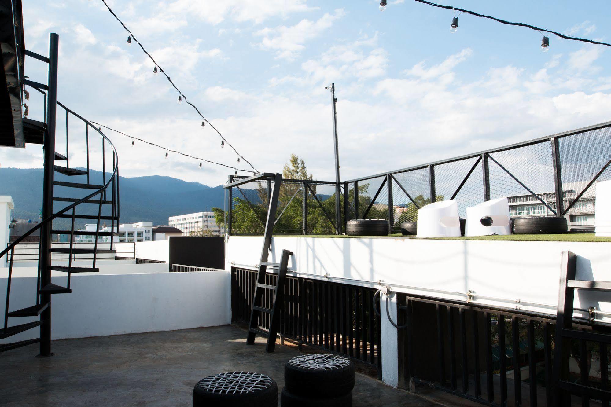 The Pause Hostel Чиангмай Экстерьер фото