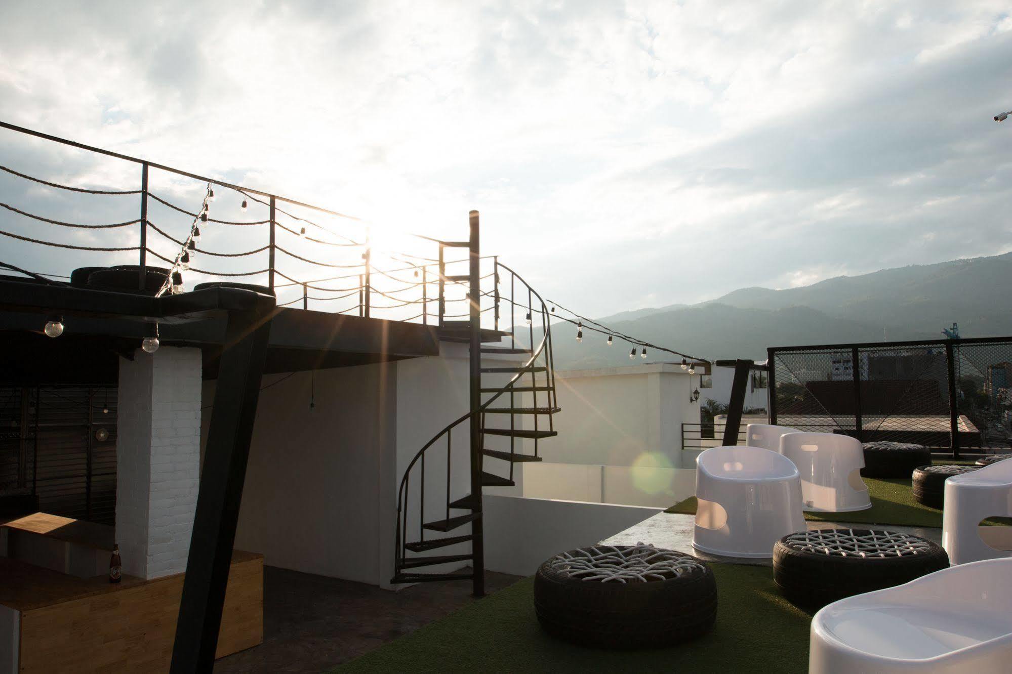 The Pause Hostel Чиангмай Экстерьер фото
